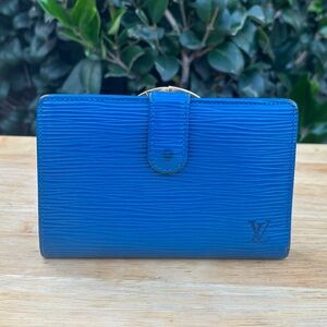 Louis Vuitton Epi Blue Leather Kisslock Wallet